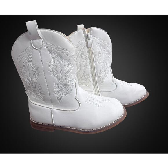Bacritm Other - Little Girls White Wedge Boots Size 11